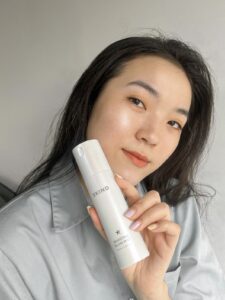 Tinh chất chống nắng SKIND Boosting Glow Sun serum luôn là item yêu thích của mọi cô gái 