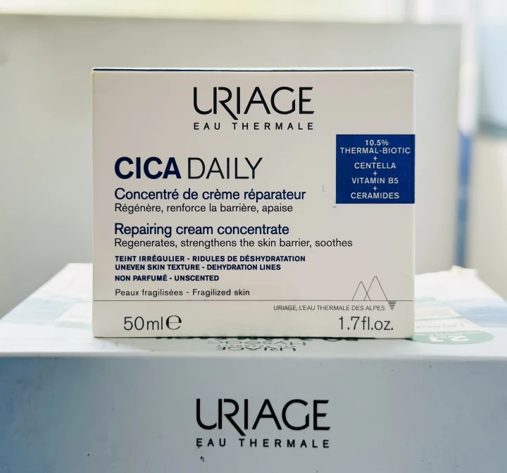 Kem Dưỡng Ẩm Giúp Da Sáng Mịn Cica Daily Concentre De Creme Reparateur 50ml